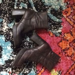 90s Chunky Heel Steve Madden Booties